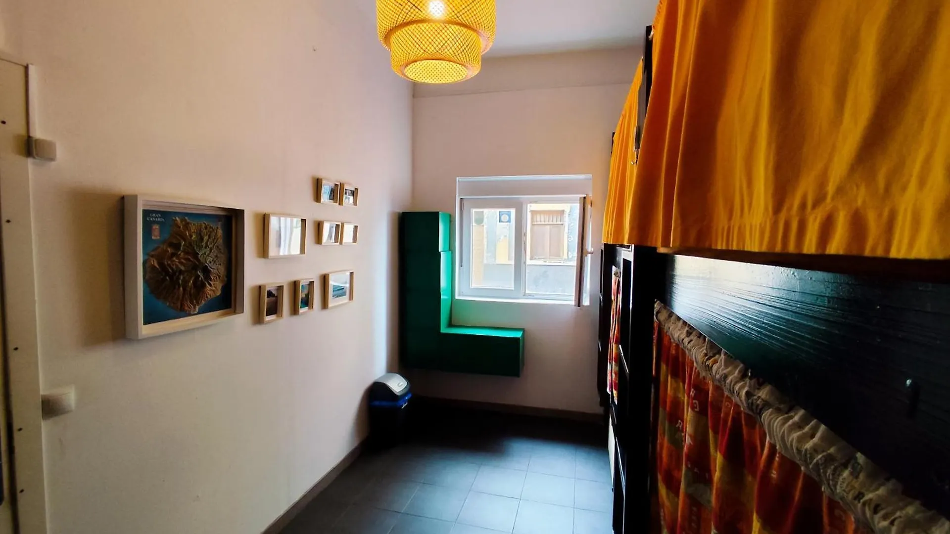 לאס פאלמס דה גראן קנאריה La Ventana Azul Surf Hostel ספרד